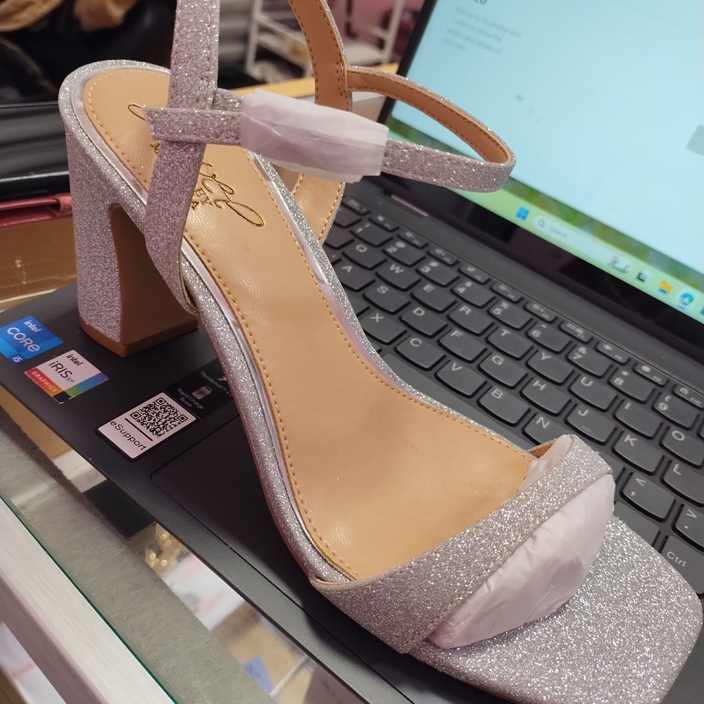 Jewel Badgley Mischka Silver Glitter Heels